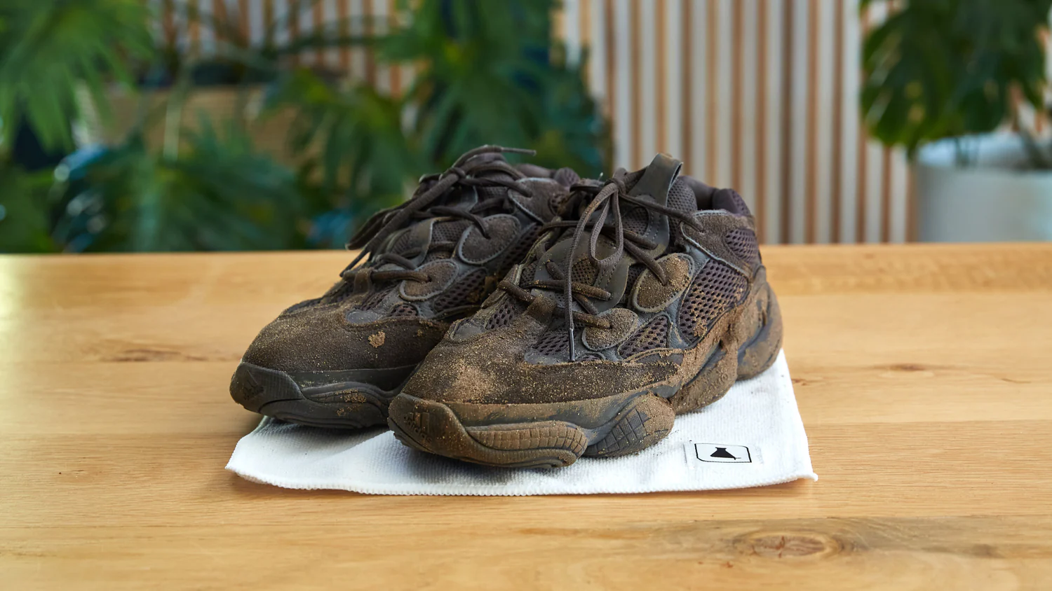 JAK CZYŚCIĆ YEEZY 500 UTILITY BLACK